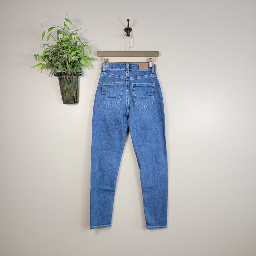 American Eagle Mom Jeans Hi Rise Medium Blue Wash Stretch Relaxed Fit Jean AE 0 - Picture 9 of 11
